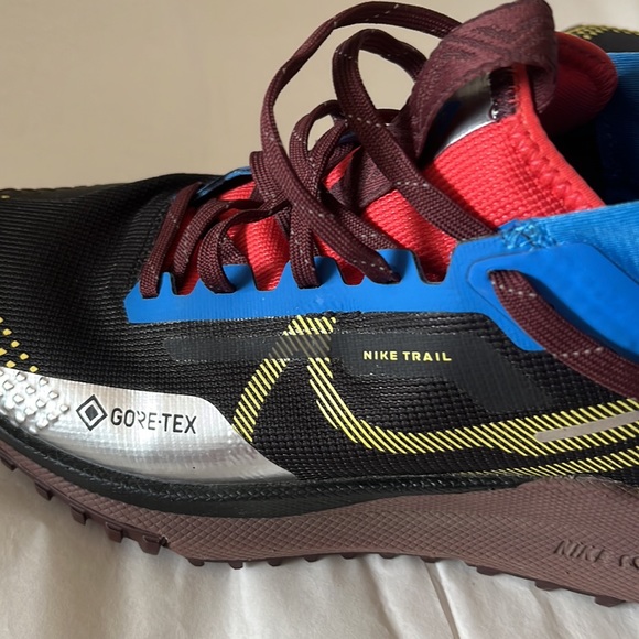 Womens nike trail gore Tex shoes - Picture 6 of 8